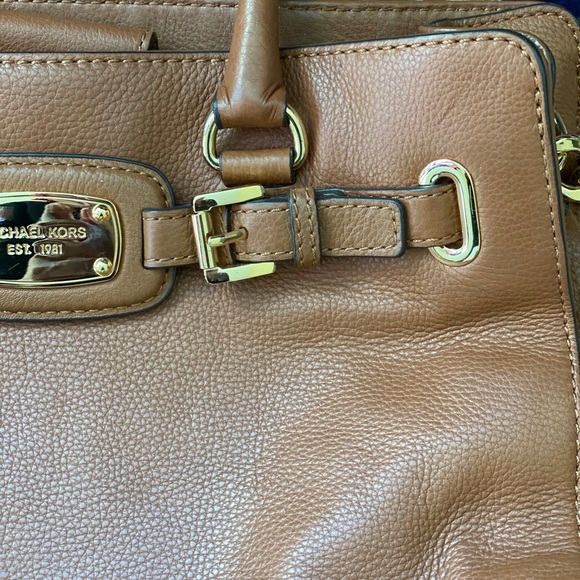🍁SOLD🍁Michael Kors handbag - Picture 5 of 16